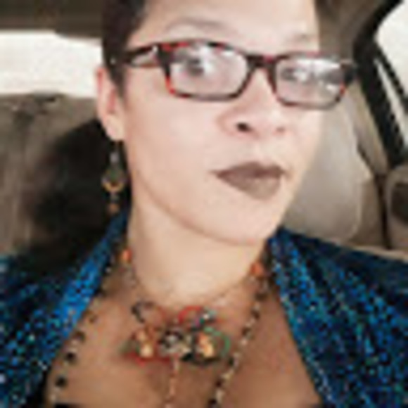 Meet your Posher, Candice - Picture 1 of 1